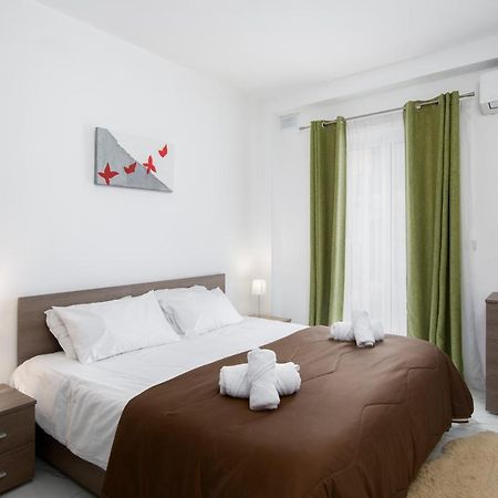 Sea View Apartment 2 Bedrooms 2 Bathrooms, 2 Minutes Away From The Sea Saint Julian's Bagian luar foto