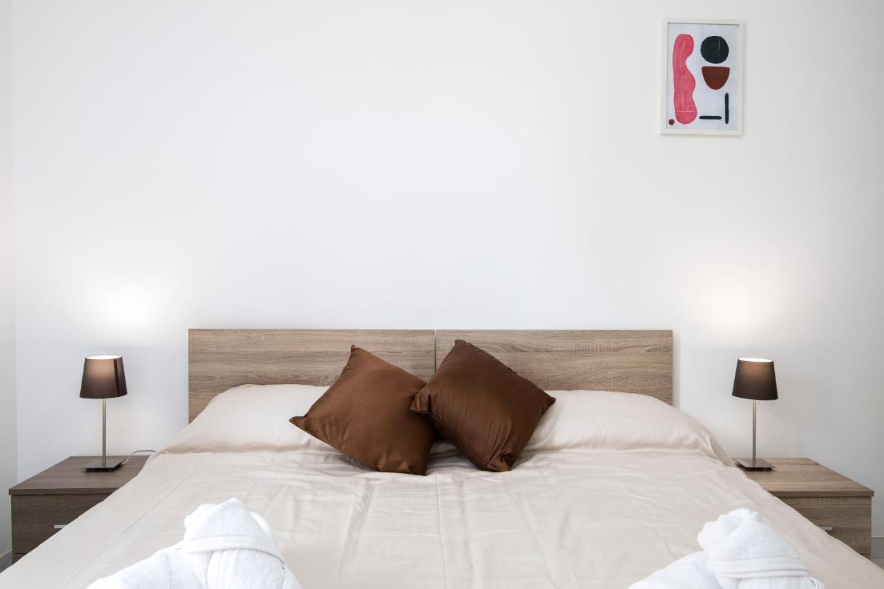 Sea View Apartment 2 Bedrooms 2 Bathrooms, 2 Minutes Away From The Sea Saint Julian's Bagian luar foto