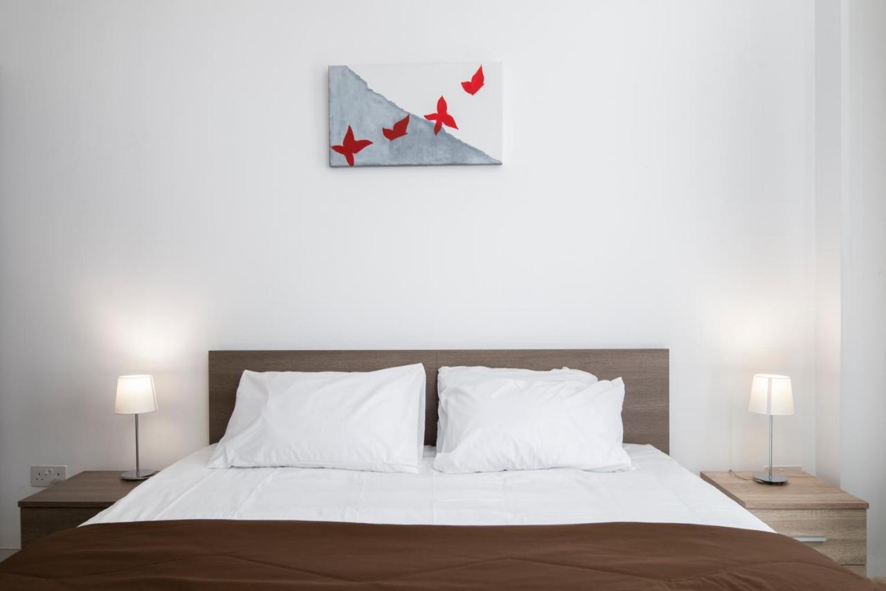Sea View Apartment 2 Bedrooms 2 Bathrooms, 2 Minutes Away From The Sea Saint Julian's Bagian luar foto