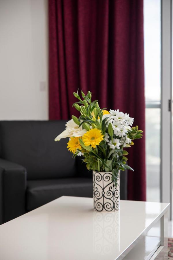 Sea View Apartment 2 Bedrooms 2 Bathrooms, 2 Minutes Away From The Sea Saint Julian's Bagian luar foto