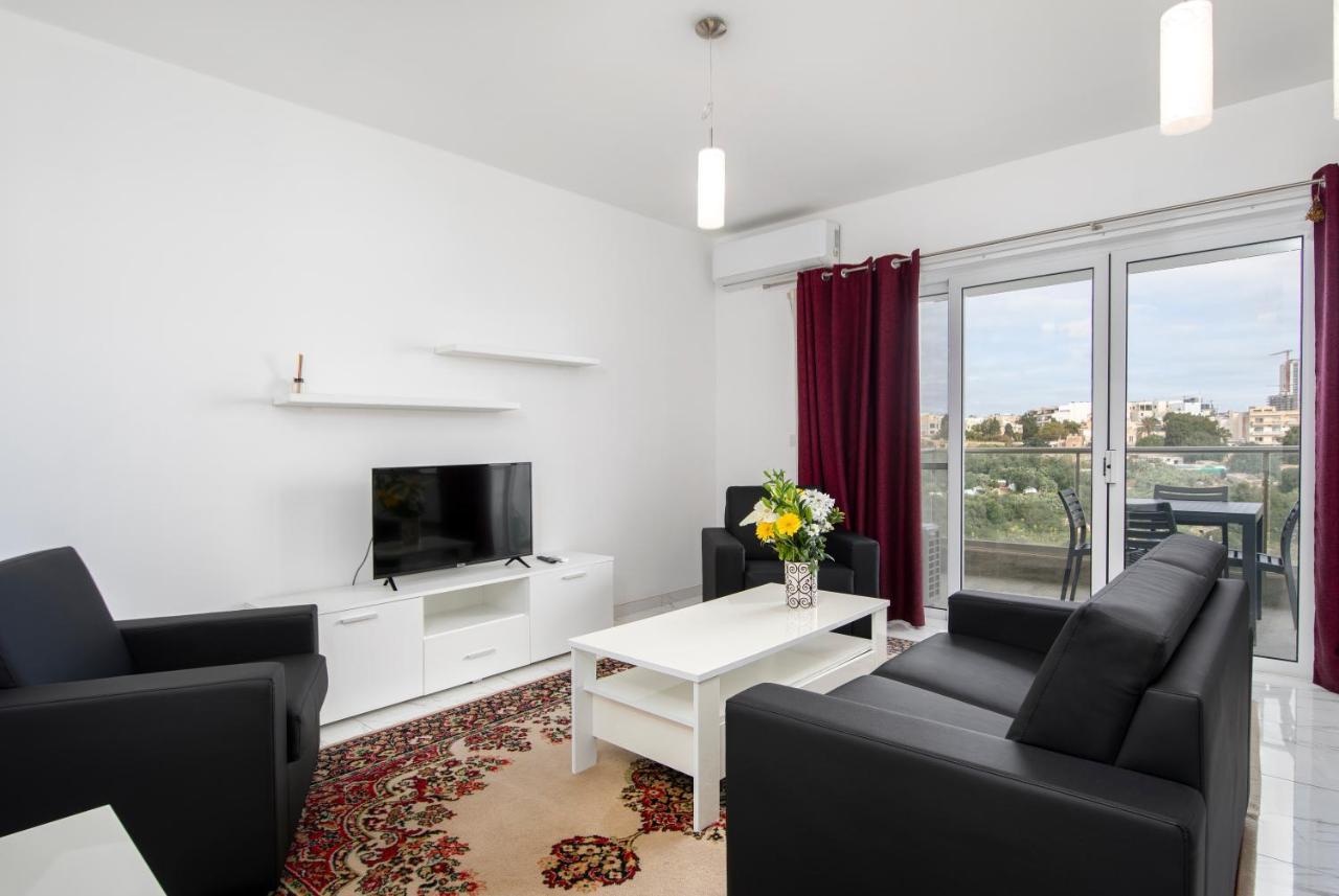 Sea View Apartment 2 Bedrooms 2 Bathrooms, 2 Minutes Away From The Sea Saint Julian's Bagian luar foto